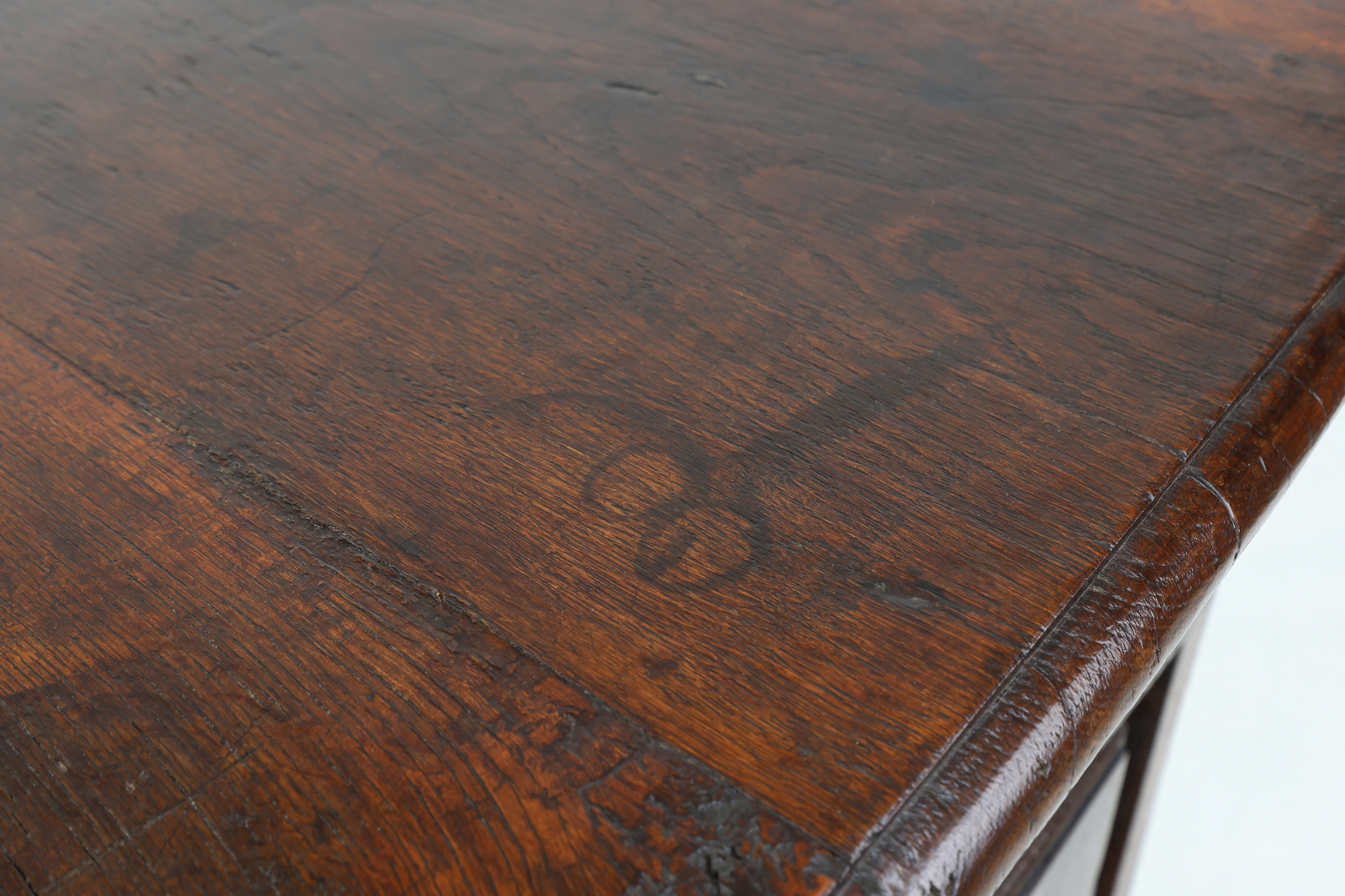 Large hand-carved 16th Century Bridal Chest in oak, Francethumbnail